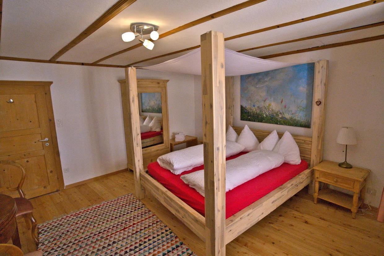Chasa Sassalba Bed and Breakfast Lu Eksteriør billede