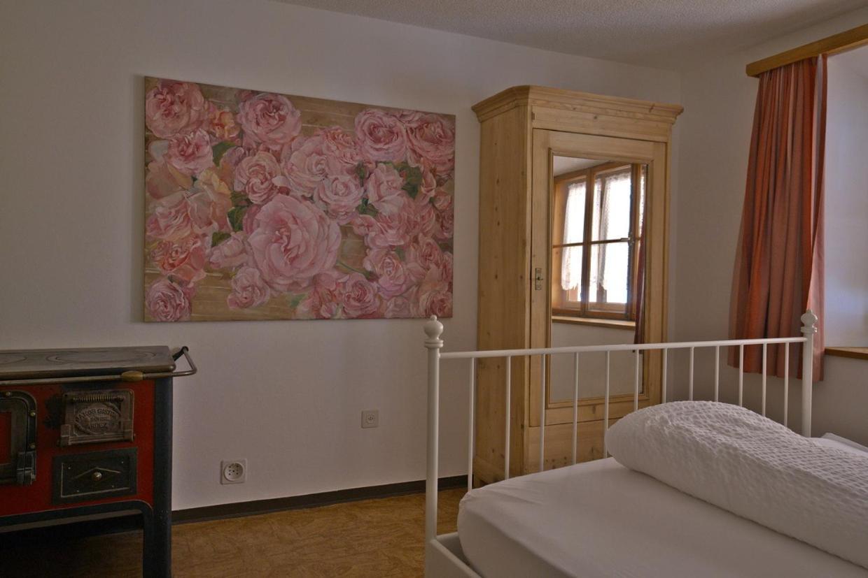 Chasa Sassalba Bed and Breakfast Lu Eksteriør billede